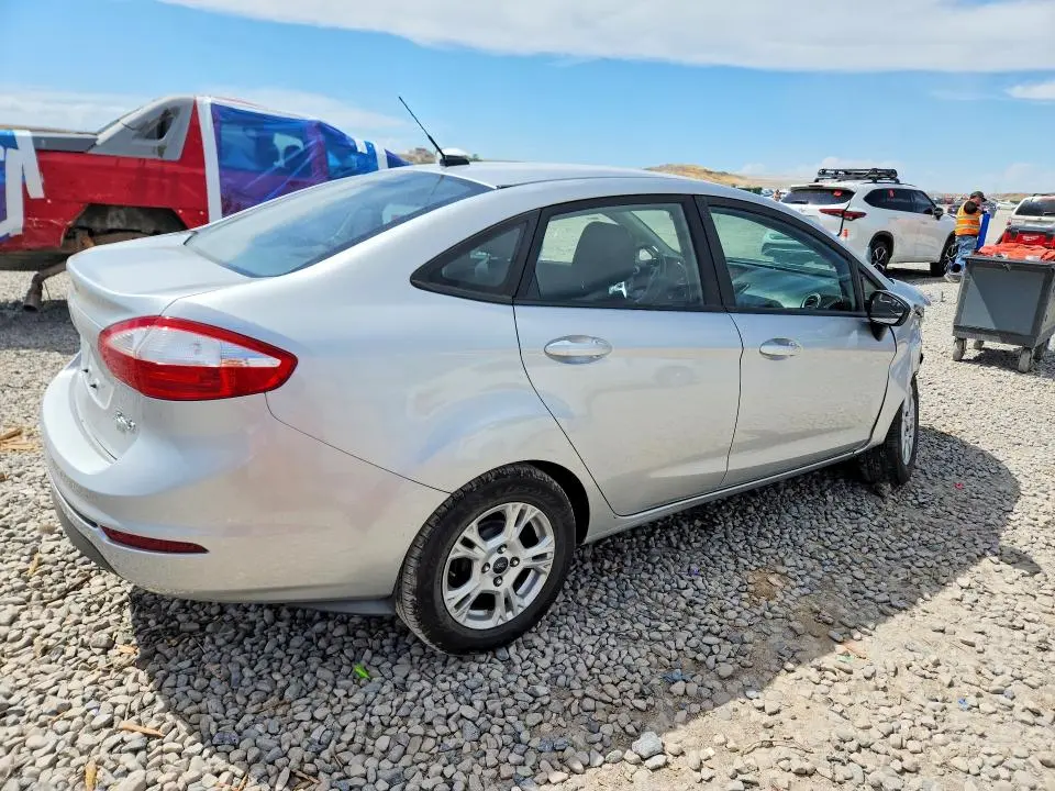 2015 FORD FIESTA SE  