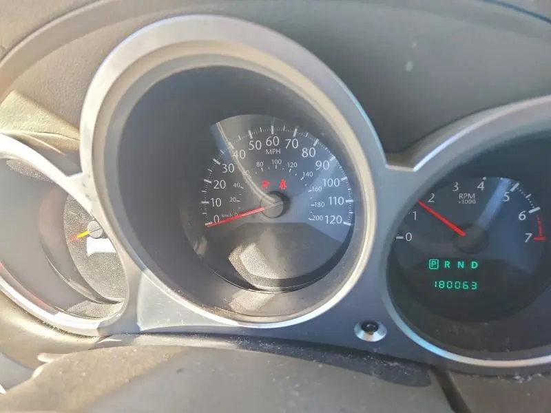 2010 CHRYSLER SEBRING LIMITED  