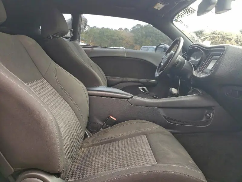 2015 DODGE CHALLENGER SXT  