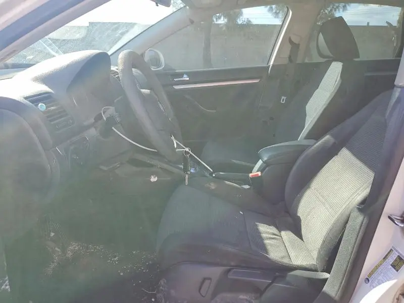 2010 VOLKSWAGEN JETTA S  