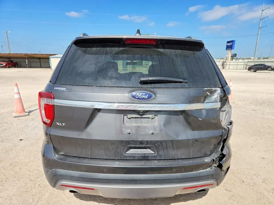 2017 FORD EXPLORER XLT  