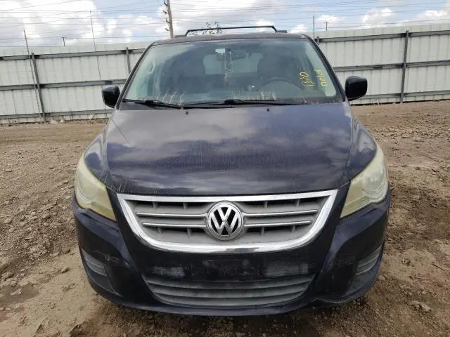 2011 VOLKSWAGEN ROUTAN SE  