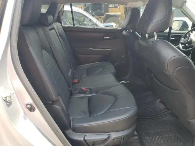 2020 TOYOTA HIGHLANDER XLE  