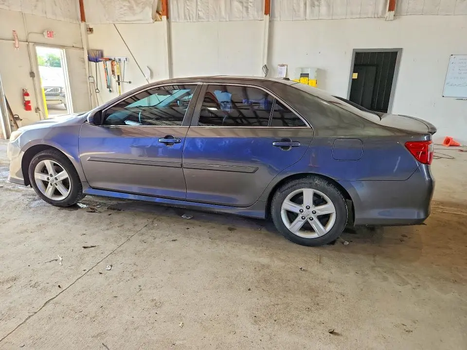 2014 TOYOTA CAMRY SE  