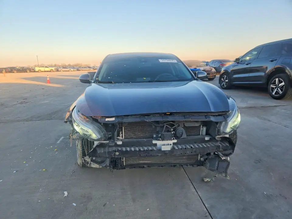 2022 NISSAN ALTIMA SV  