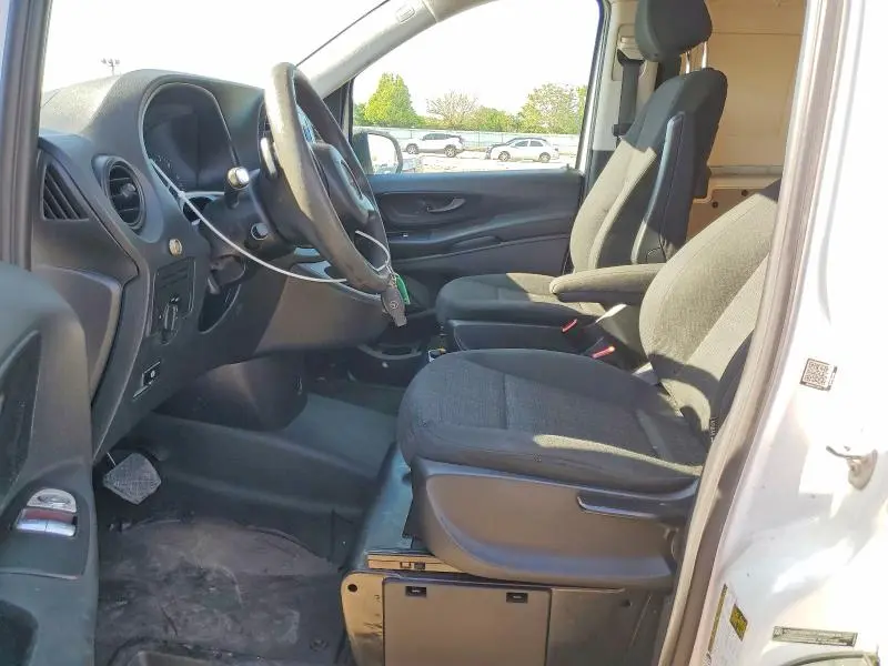 2017 MERCEDES-BENZ METRIS   