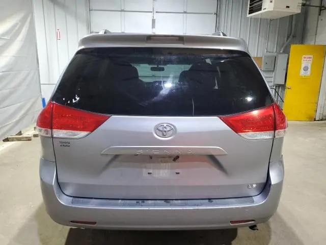 2012 TOYOTA SIENNA LE  