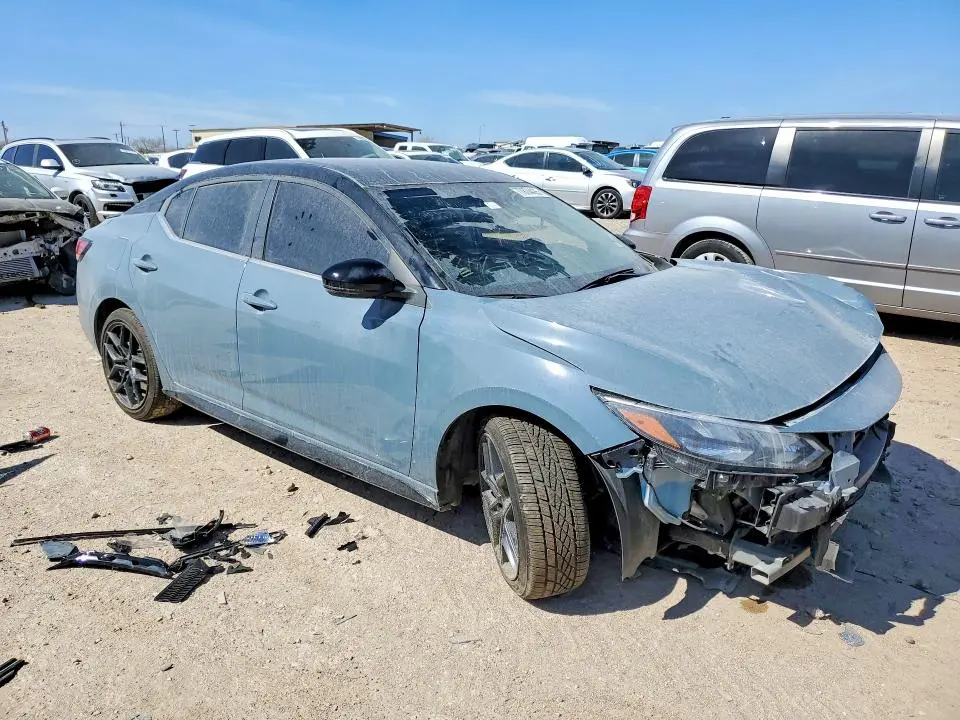 2025 NISSAN SENTRA SR  