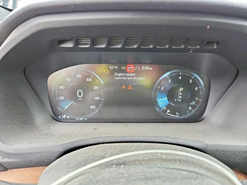 2017 VOLVO XC90 T6  