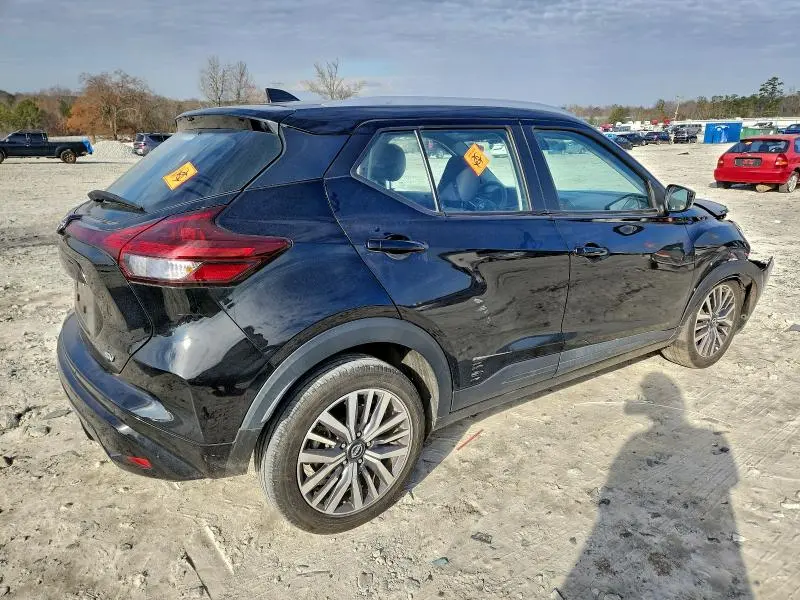 2022 NISSAN KICKS SV  