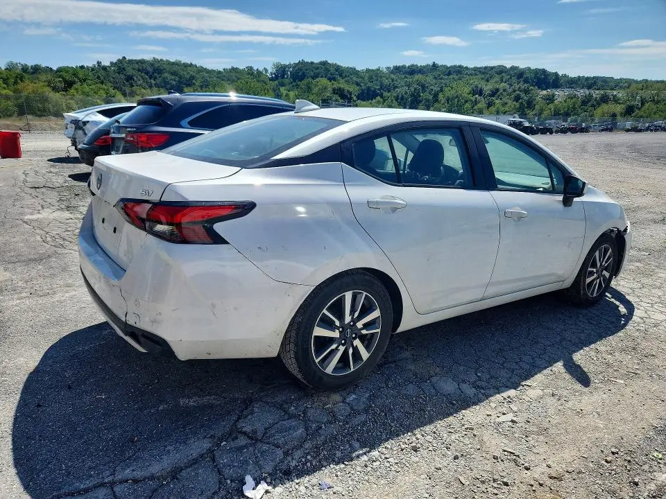 2024 NISSAN VERSA SV  