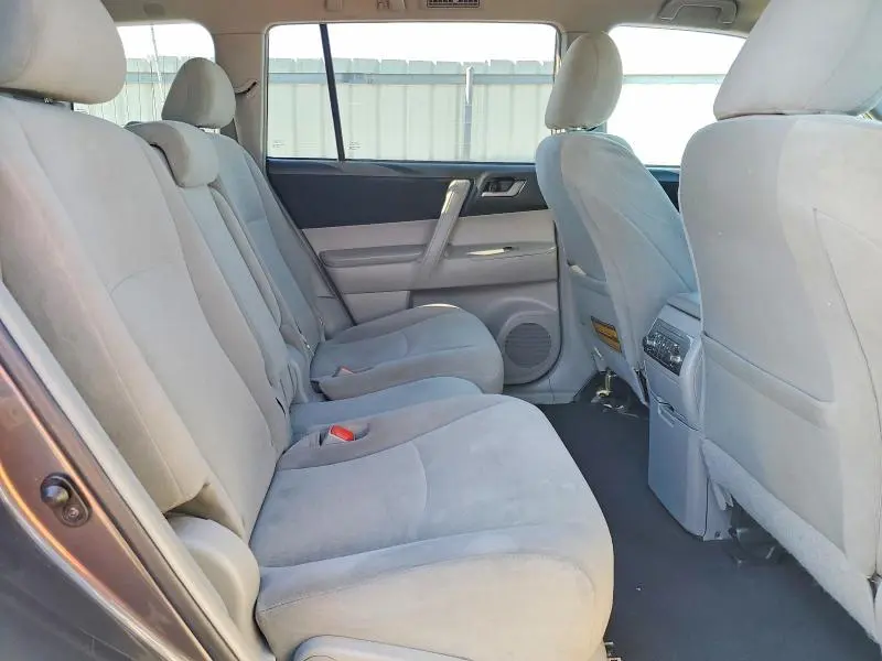 2013 TOYOTA HIGHLANDER BASE  