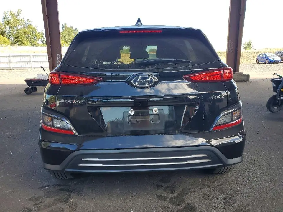 2023 HYUNDAI KONA SE  