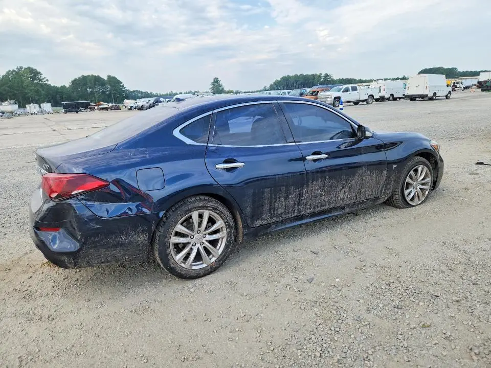 2018 INFINITI Q70 3.7 LUXE  