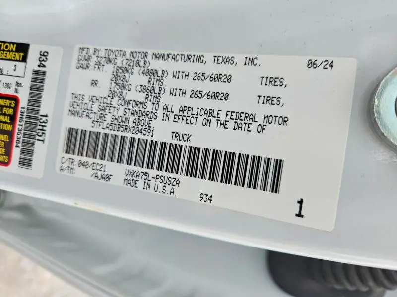 2024 TOYOTA TUNDRA CREWMAX SR  