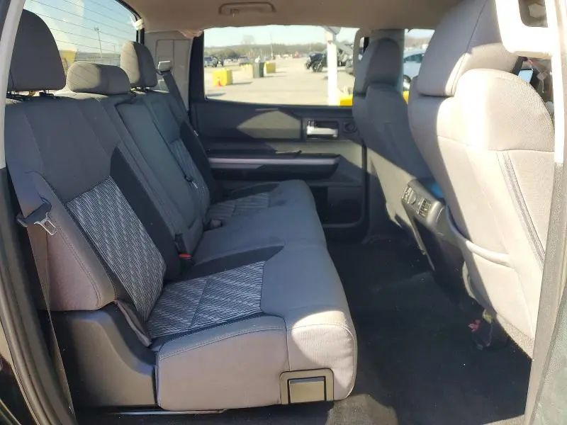 2018 TOYOTA TUNDRA CREWMAX SR5  