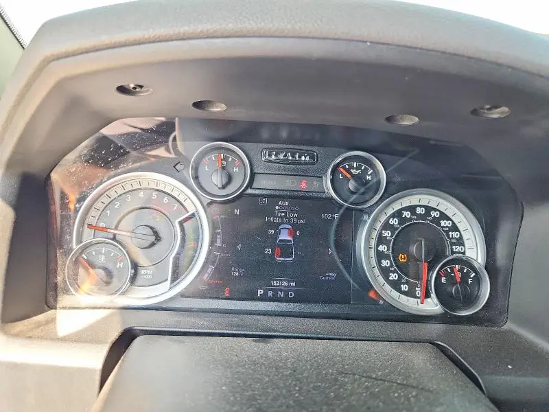2016 RAM 1500 SLT  