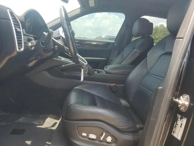 2019 PORSCHE CAYENNE S  