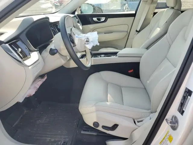 2024 VOLVO XC60 PLUS  