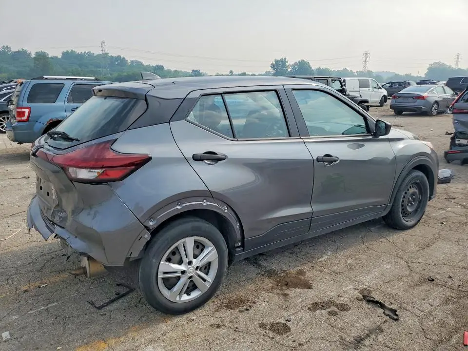 2022 NISSAN KICKS S  