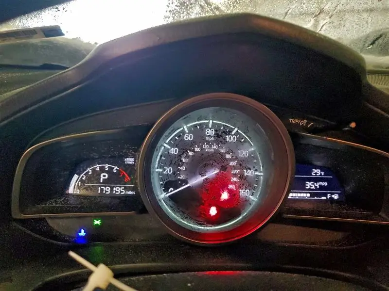 2017 MAZDA 3 TOURING  