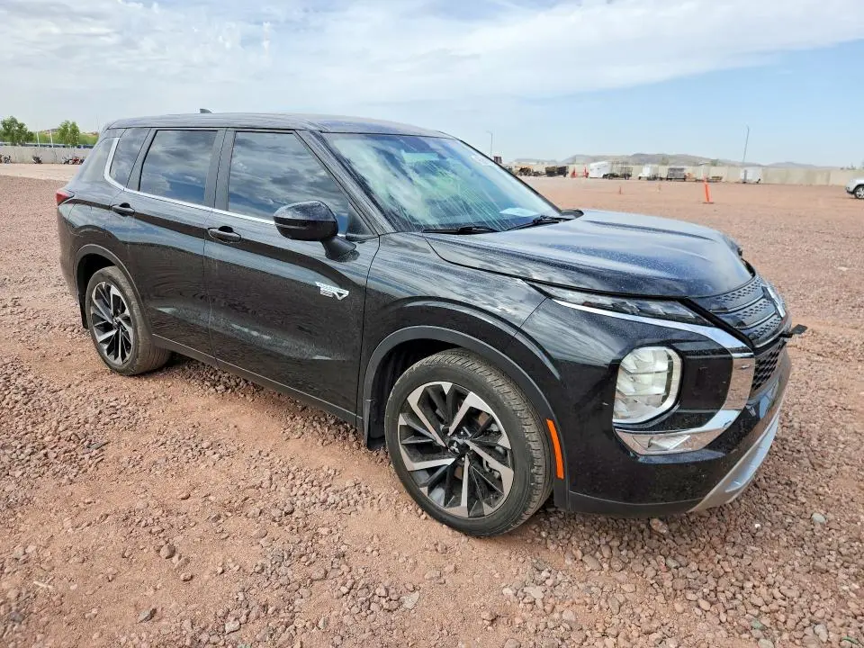 2023 MITSUBISHI OUTLANDER SE  