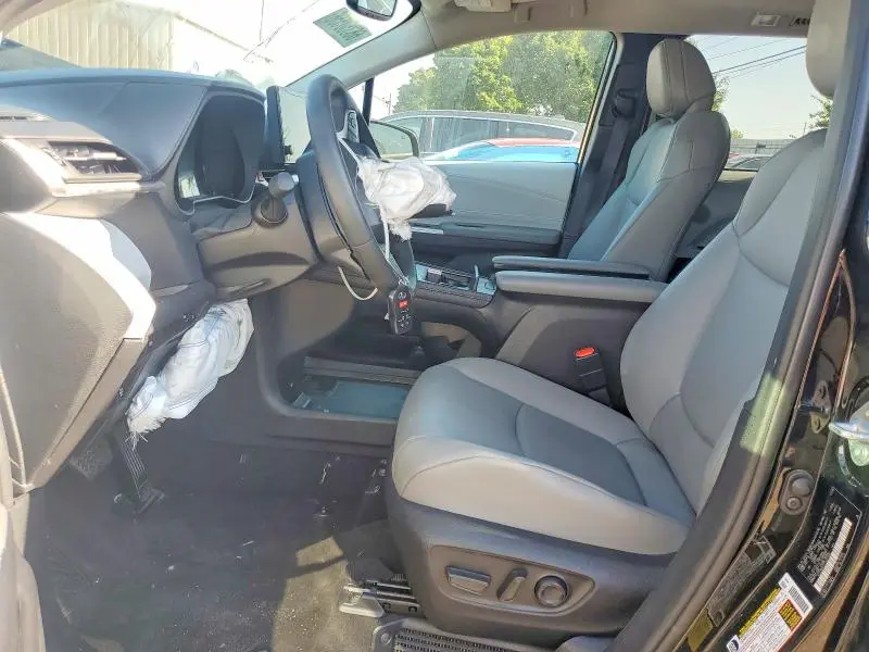 2026 TOYOTA SIENNA XLE 8-PASSENGER  