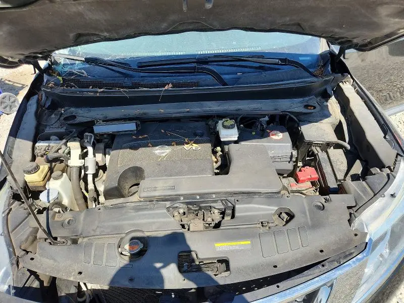2015 NISSAN PATHFINDER SV  