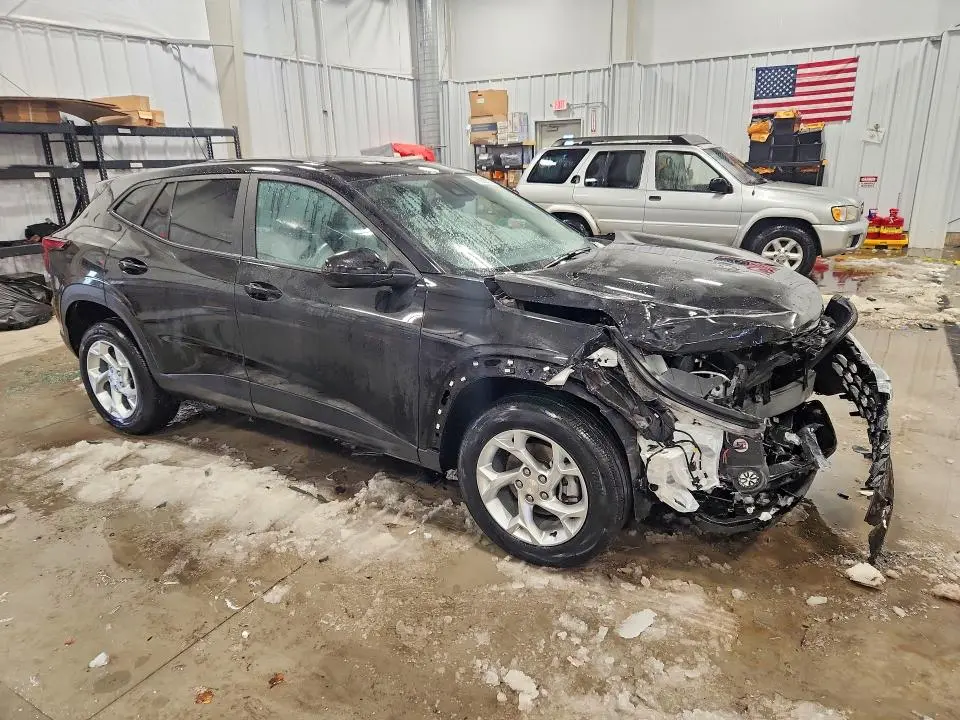 2024 CHEVROLET TRAX LS  