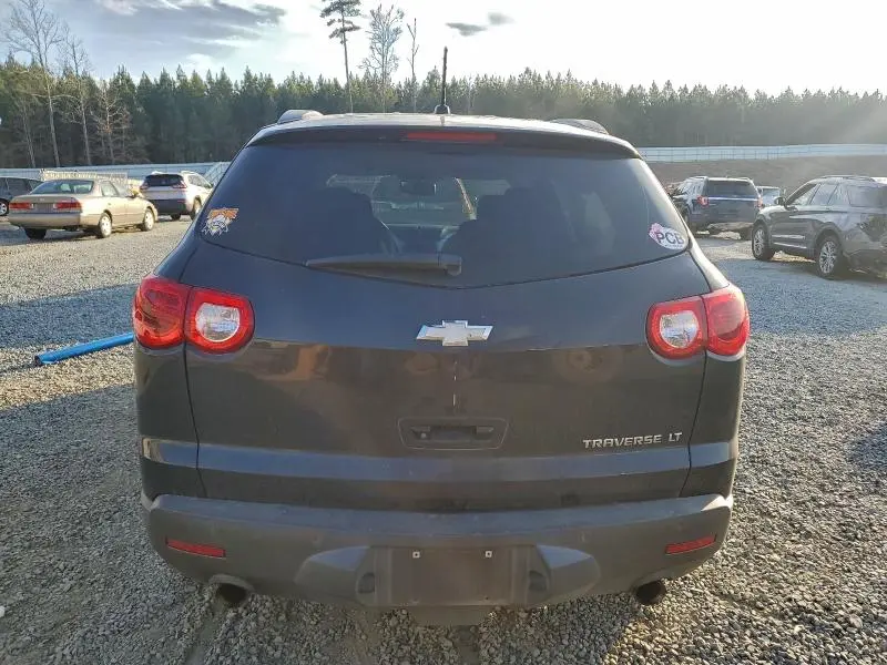 2011 CHEVROLET TRAVERSE LT  