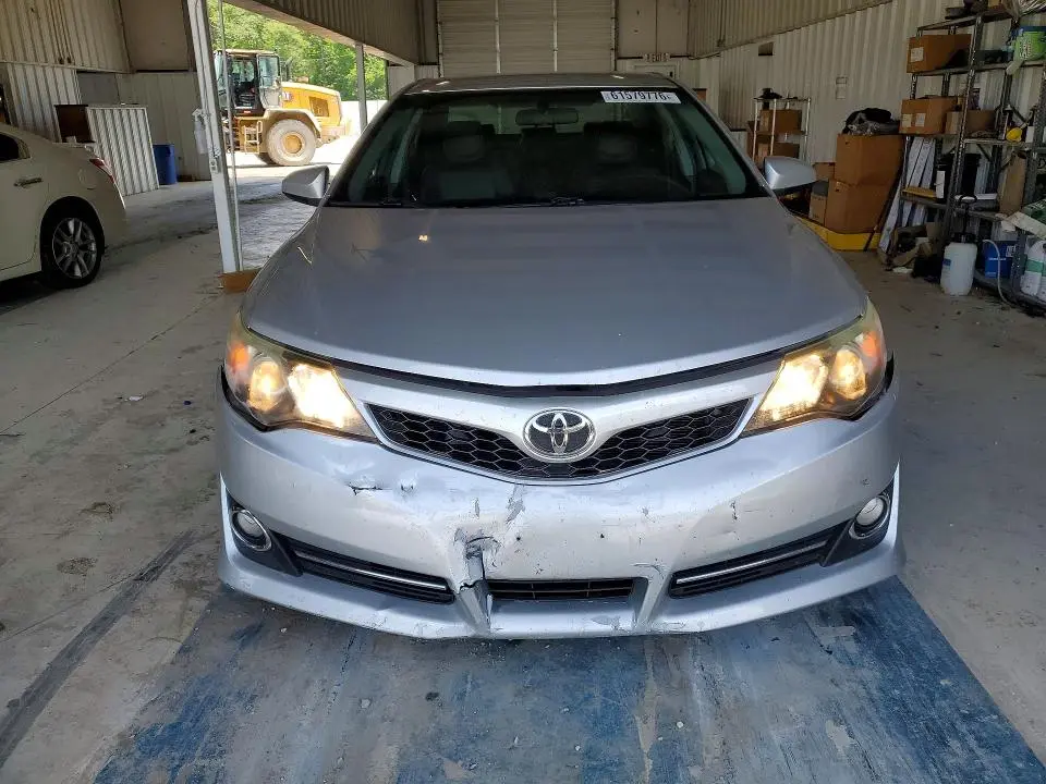 2014 TOYOTA CAMRY SE  