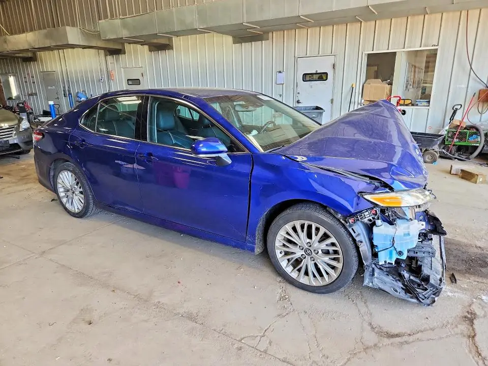 2018 TOYOTA CAMRY XLE  