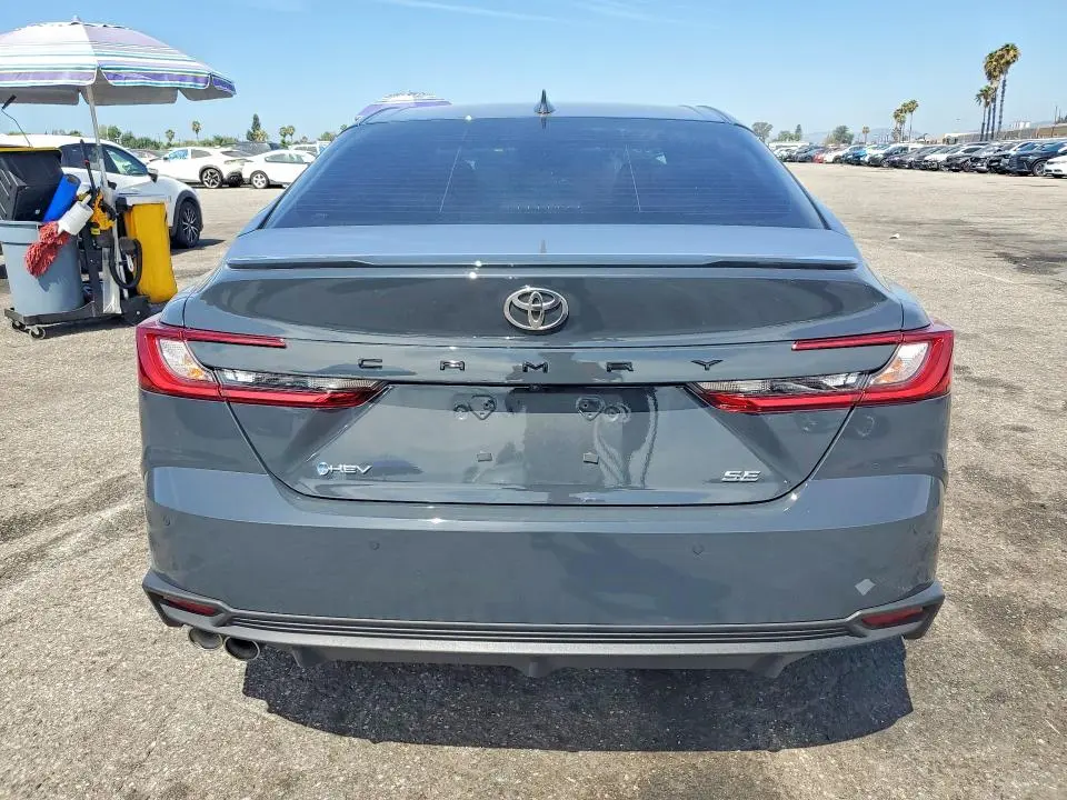 2025 TOYOTA CAMRY SE  