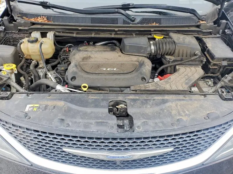 2017 CHRYSLER PACIFICA LIMITED  