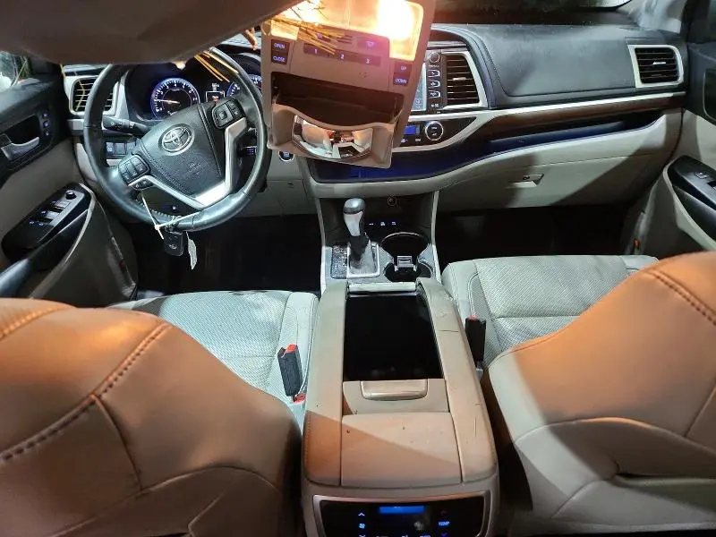 2015 TOYOTA HIGHLANDER LIMITED  