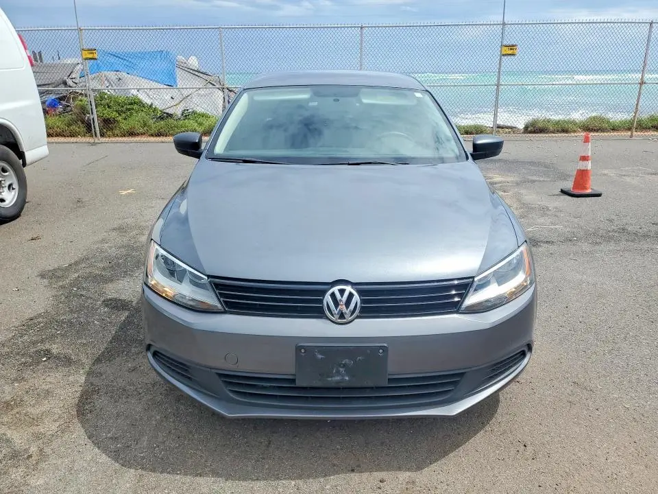 2011 VOLKSWAGEN JETTA BASE  