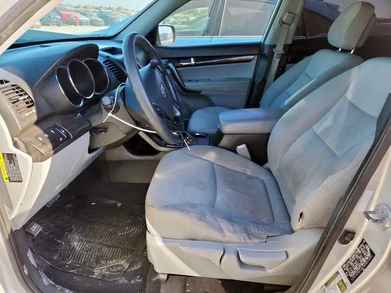 2012 KIA SORENTO BASE  