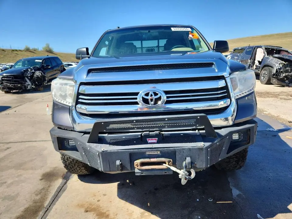 2017 TOYOTA TUNDRA SR5  
