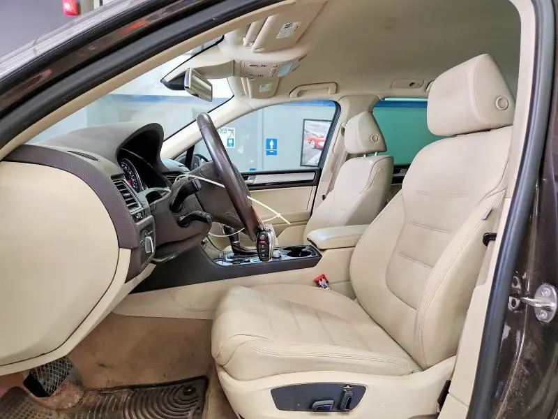 2016 VOLKSWAGEN TOUAREG SPORT  