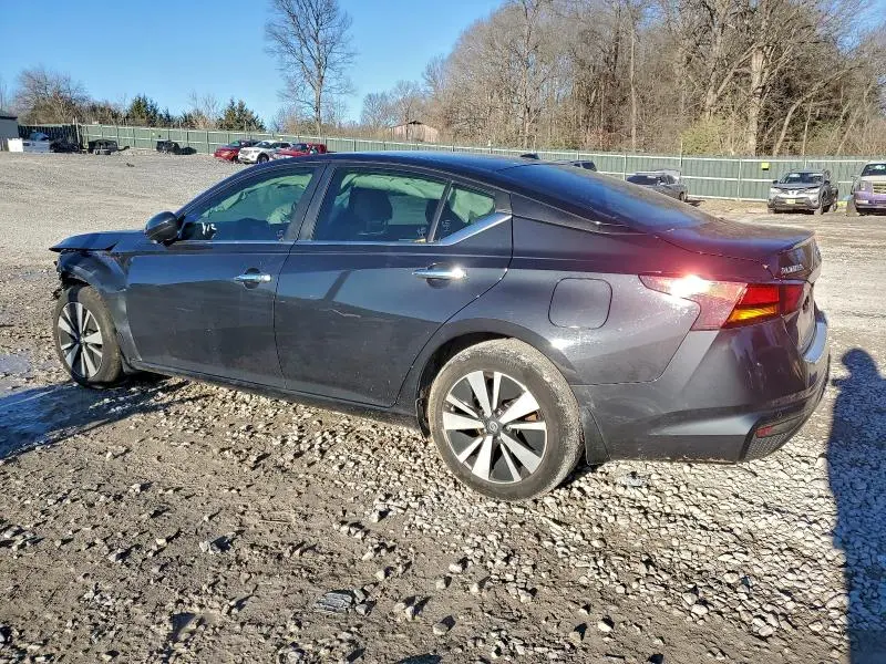 2022 NISSAN ALTIMA SV  