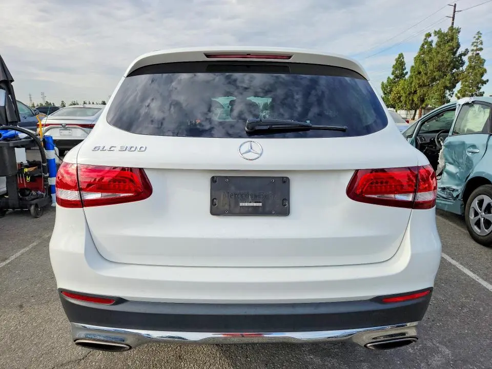 2016 MERCEDES-BENZ GLC 300  
