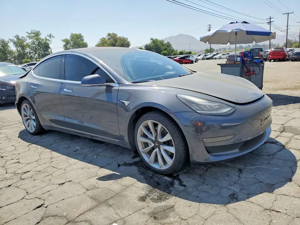 2018 TESLA MODEL 3   