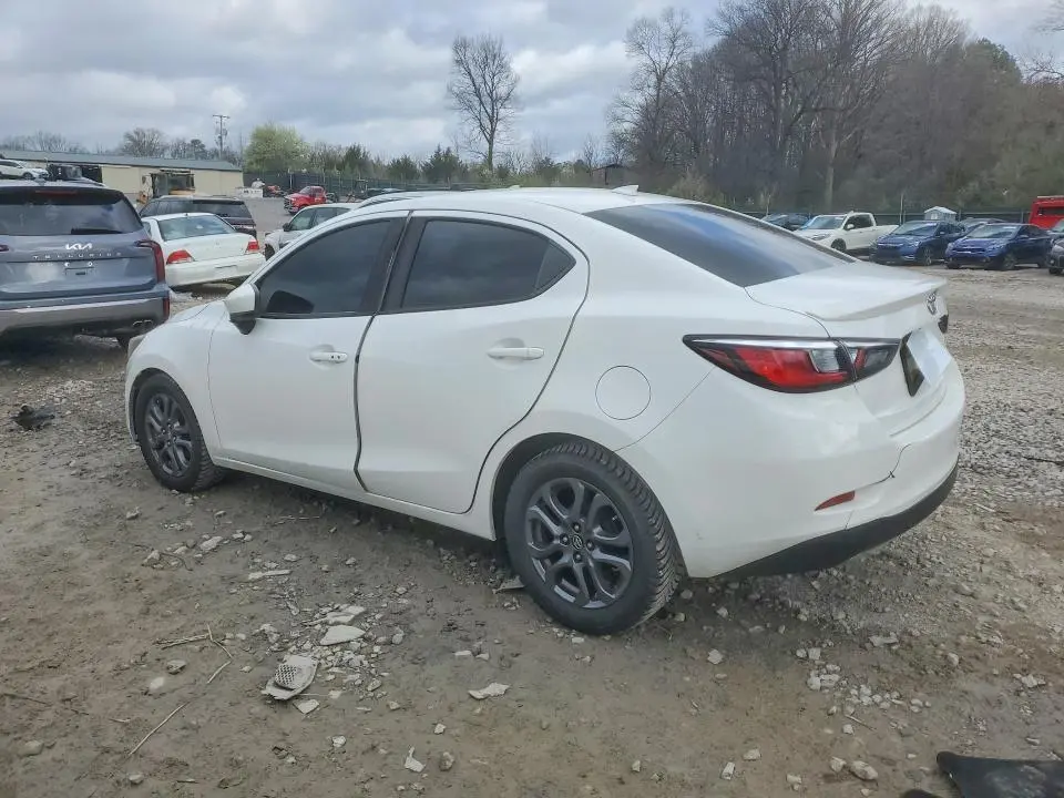 2019 TOYOTA YARIS LE  