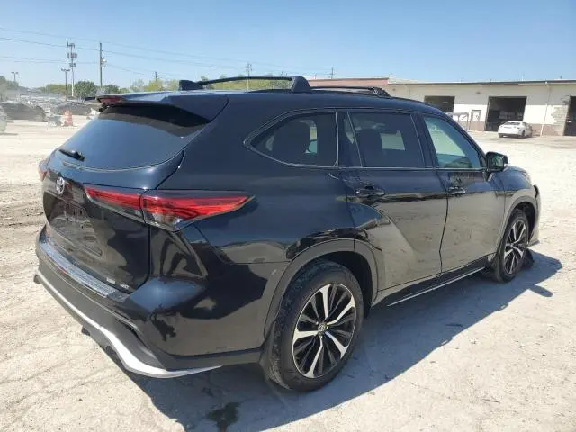 2022 TOYOTA HIGHLANDER XSE  