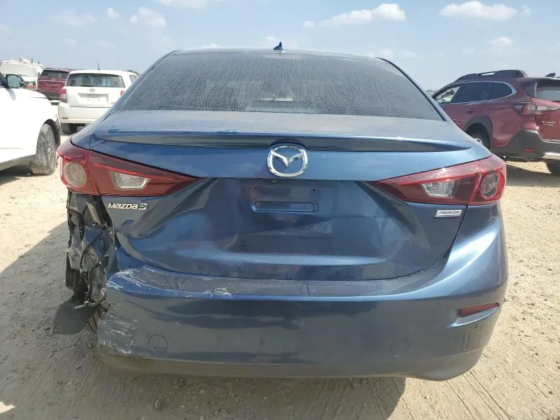 2018 MAZDA 3 TOURING  