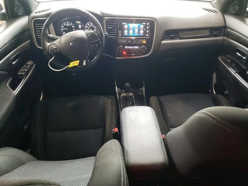 2018 MITSUBISHI OUTLANDER SE  