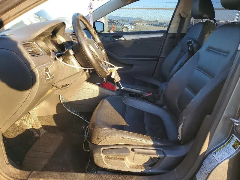 2017 VOLKSWAGEN JETTA SE  