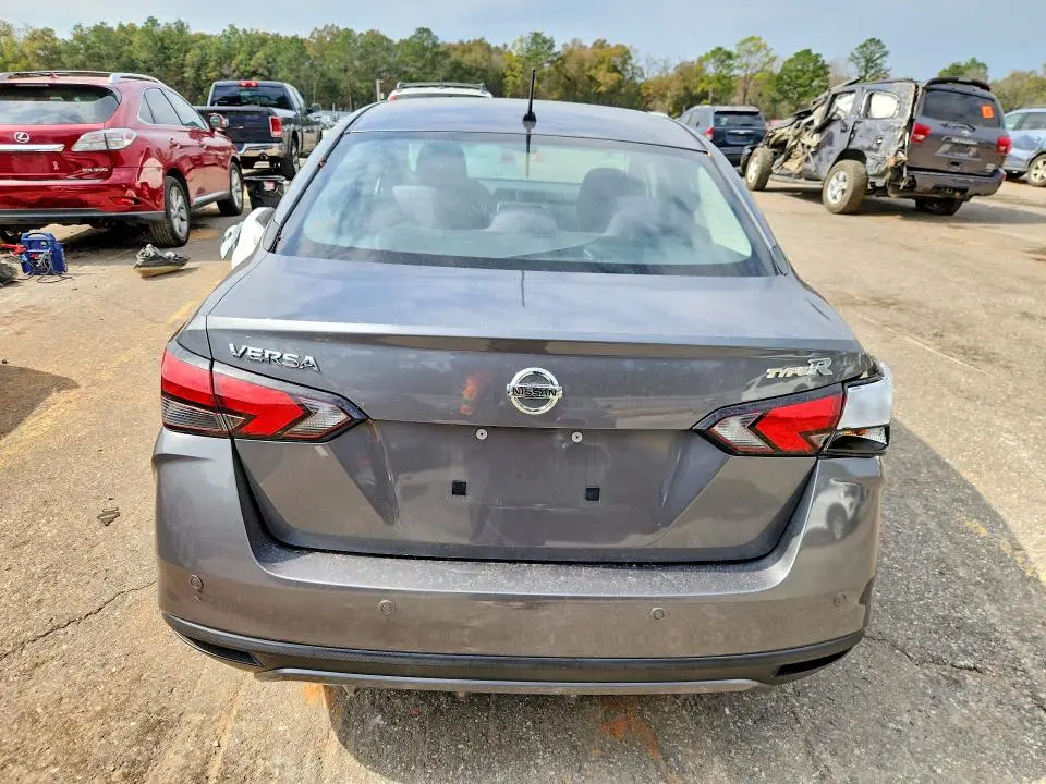 2021 NISSAN VERSA S  