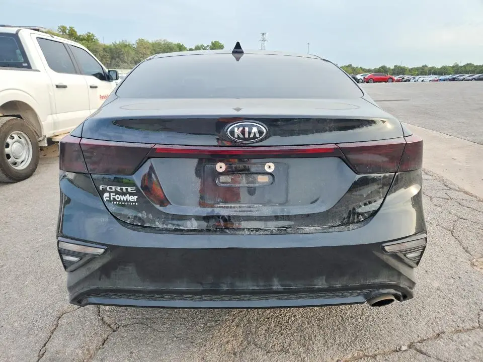 2021 KIA FORTE LXS  