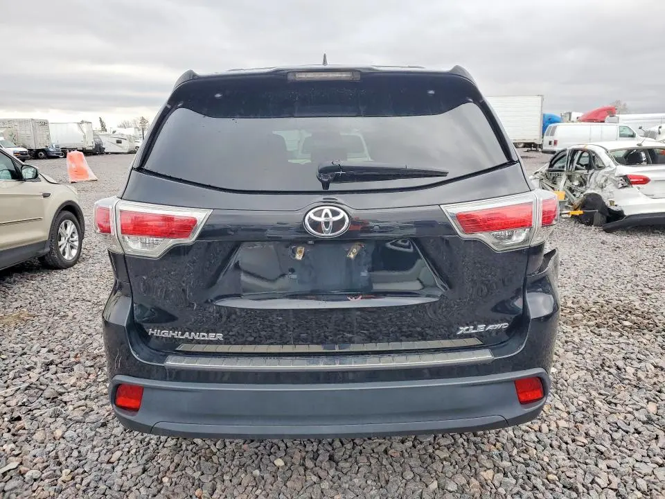 2016 TOYOTA HIGHLANDER XLE  